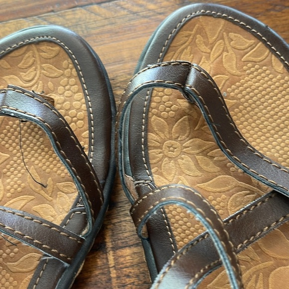 B.O.C. Born Strappy brown flat sandals size 10 huaraches thongs - Picture 11 of 13